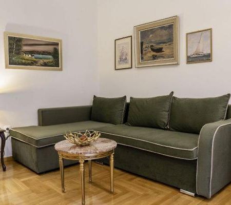 G102 Κεντρικό Πολυτελές Διαμέρισμα Apartment Volos Bagian luar foto